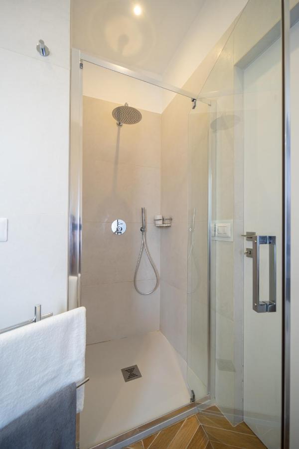 Colosseo Luxe Apartment In The Center Of Rome Exterior photo