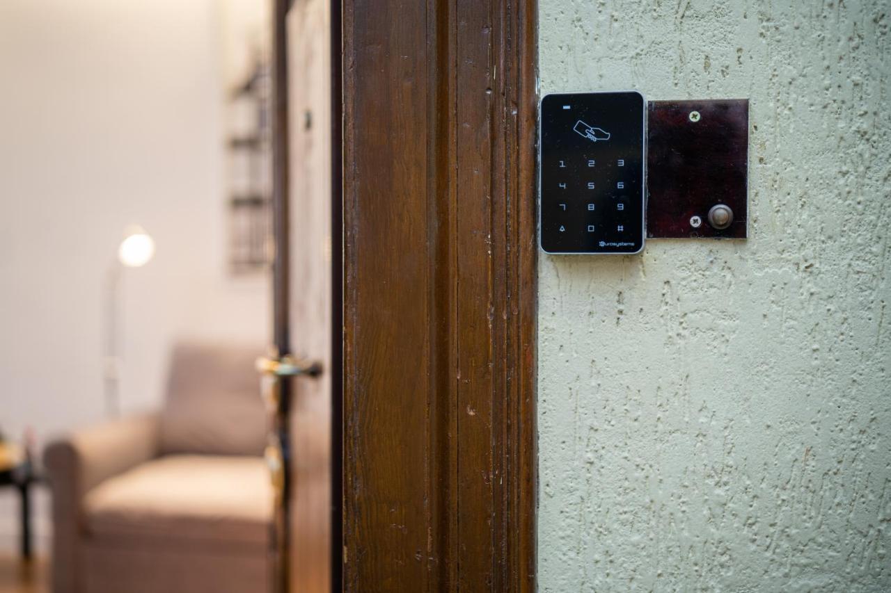 Colosseo Luxe Apartment In The Center Of Rome Exterior photo